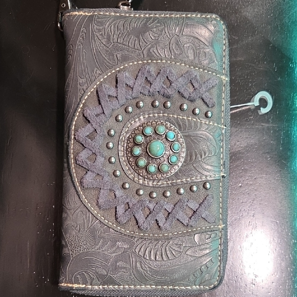 Montana West Geniune Leather Wristlet EUC